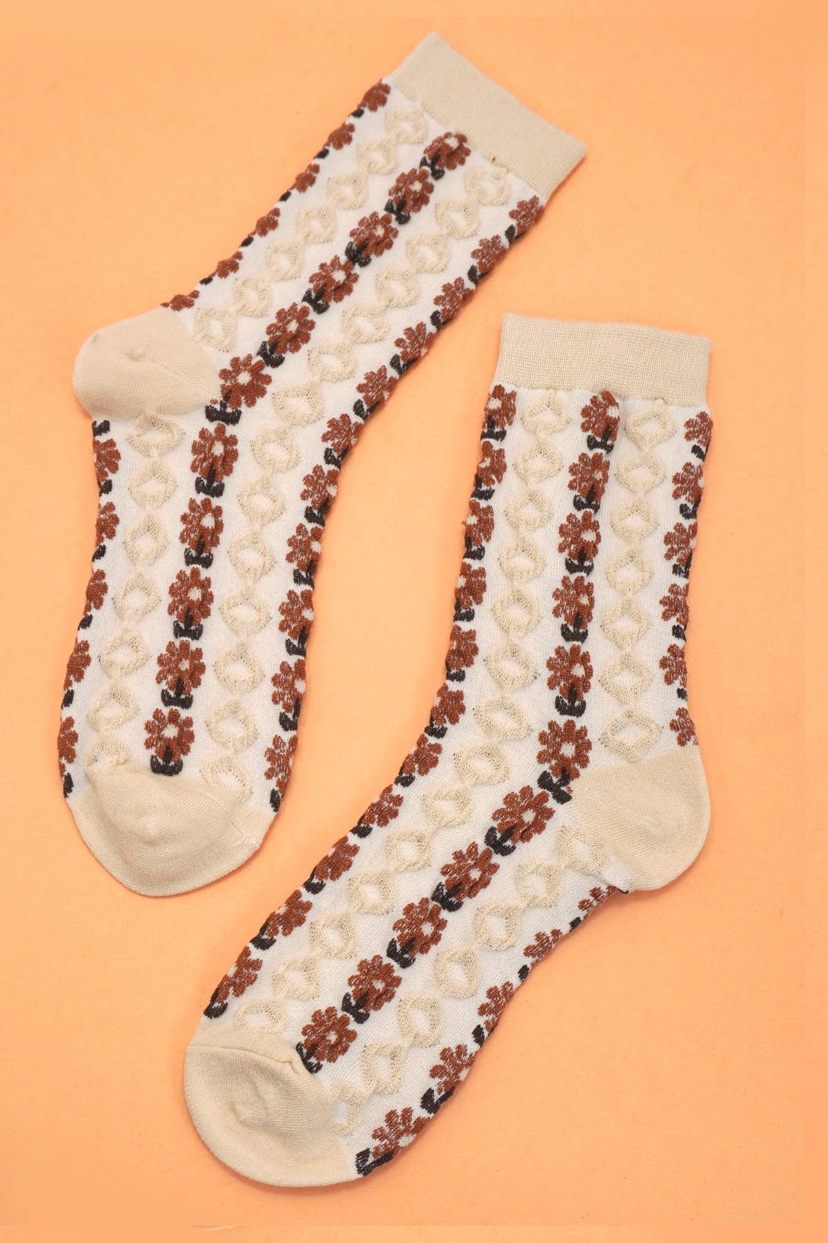 Off White DAISY TEXTURED FLORAL CASUAL SOCKS