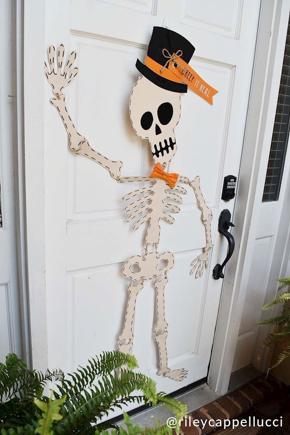 Skeleton Top Hat Door Hanger