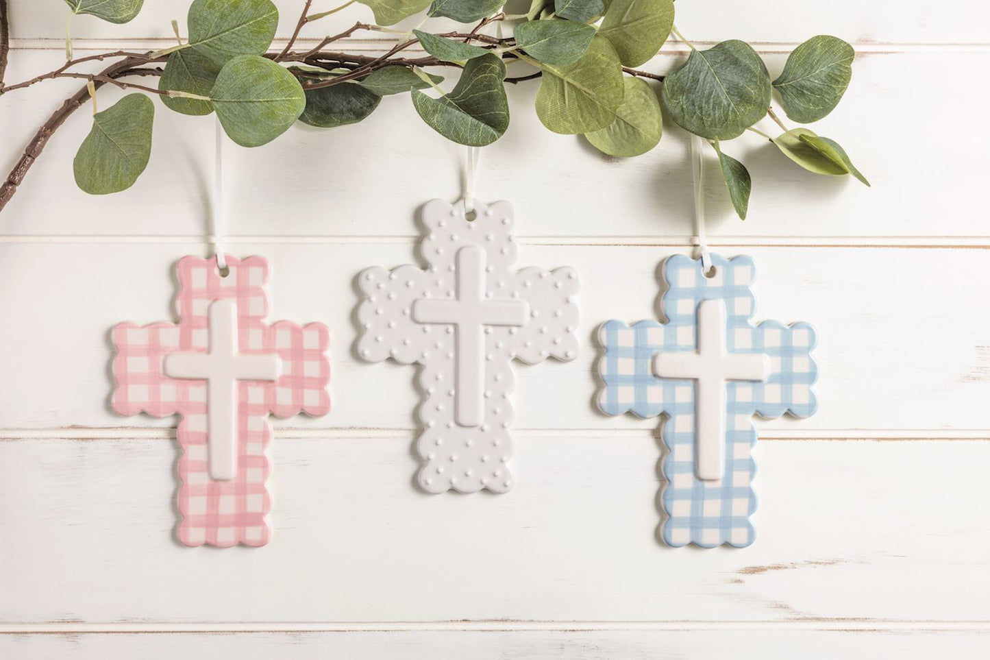 Scalloped Gingham Cross