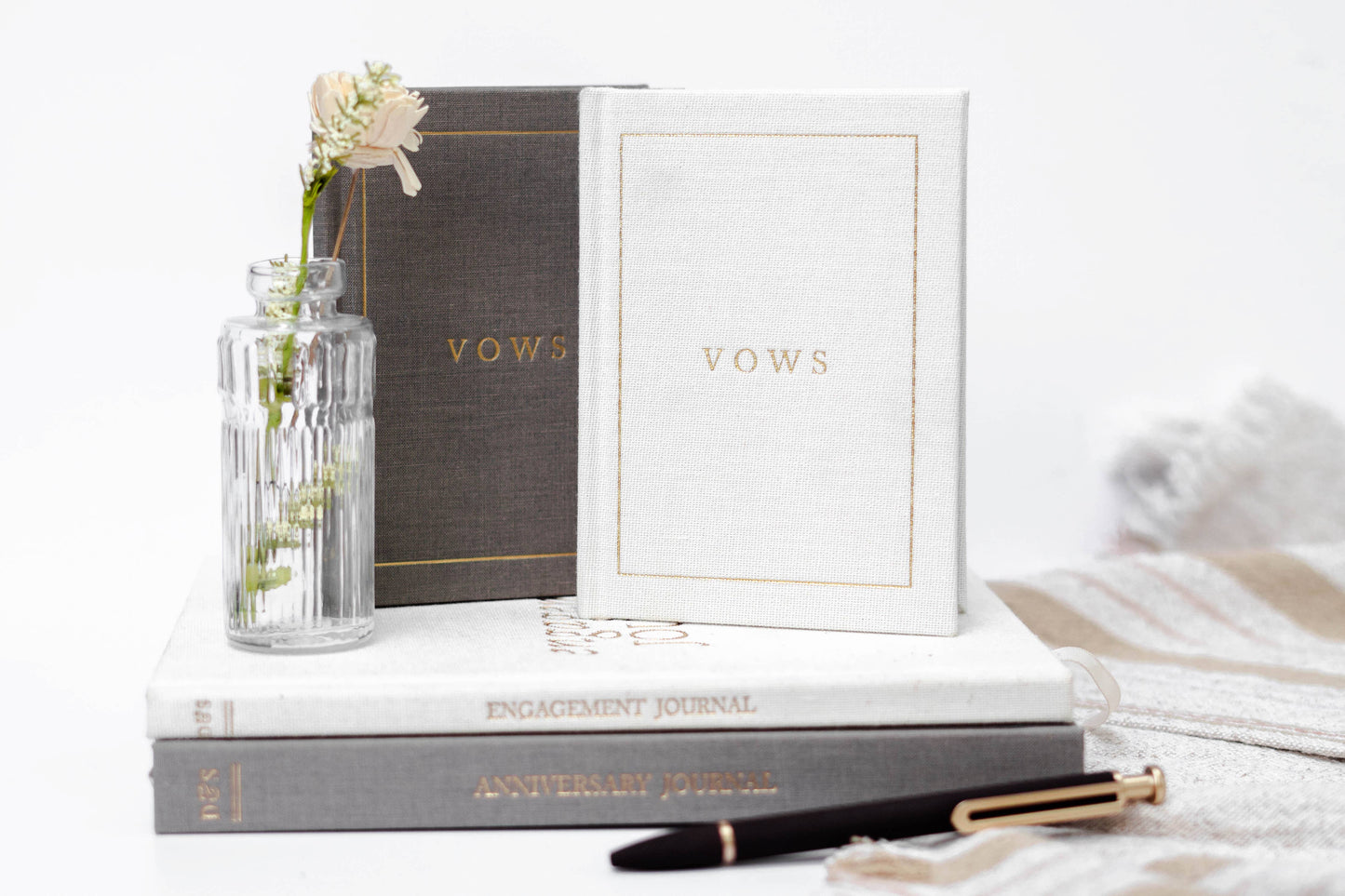 Wedding Vow Books - Wedding Keepsake Book w/Gold Foil Linen: Off-White