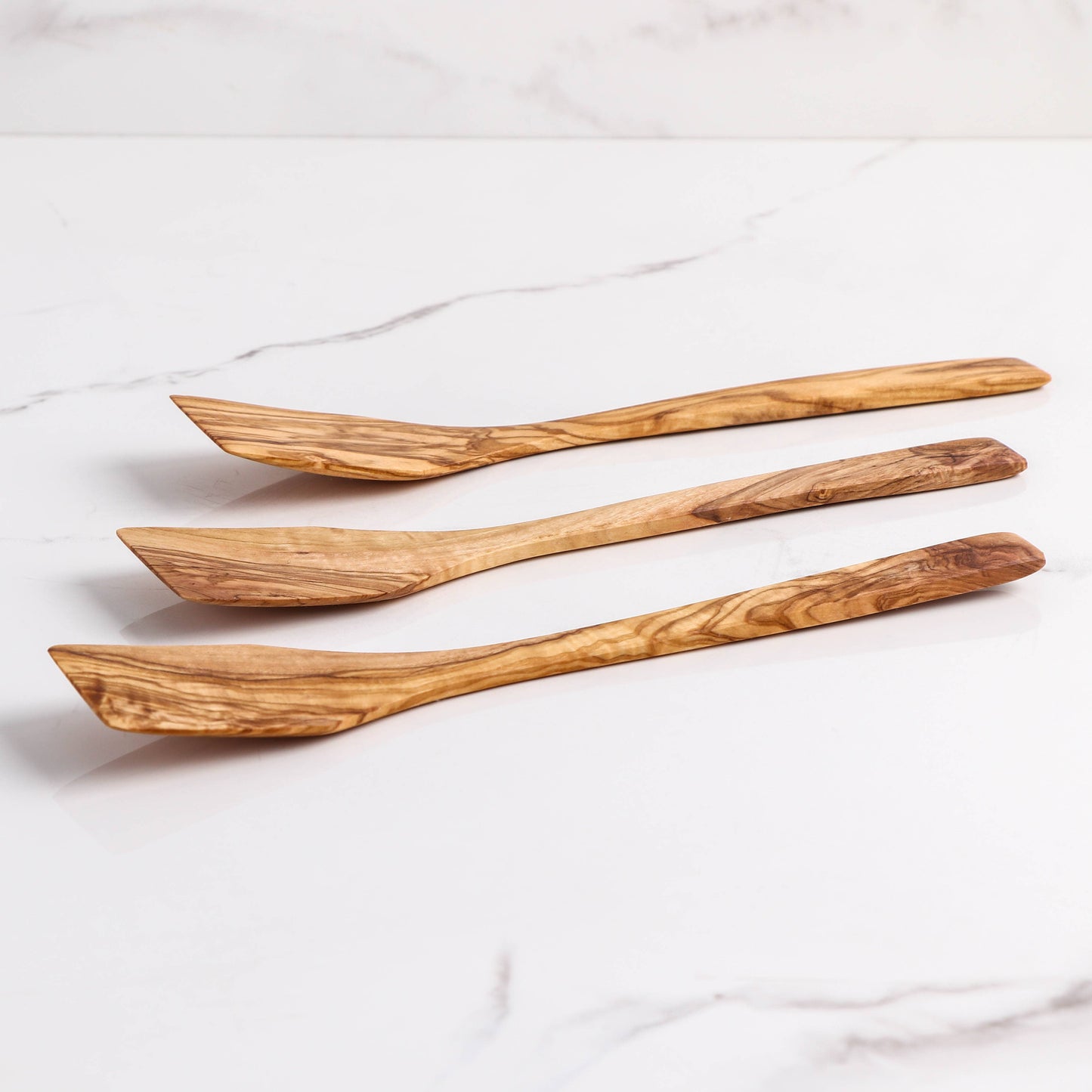 Curved Olive Wood Turner – Handmade Spatula for Cooking