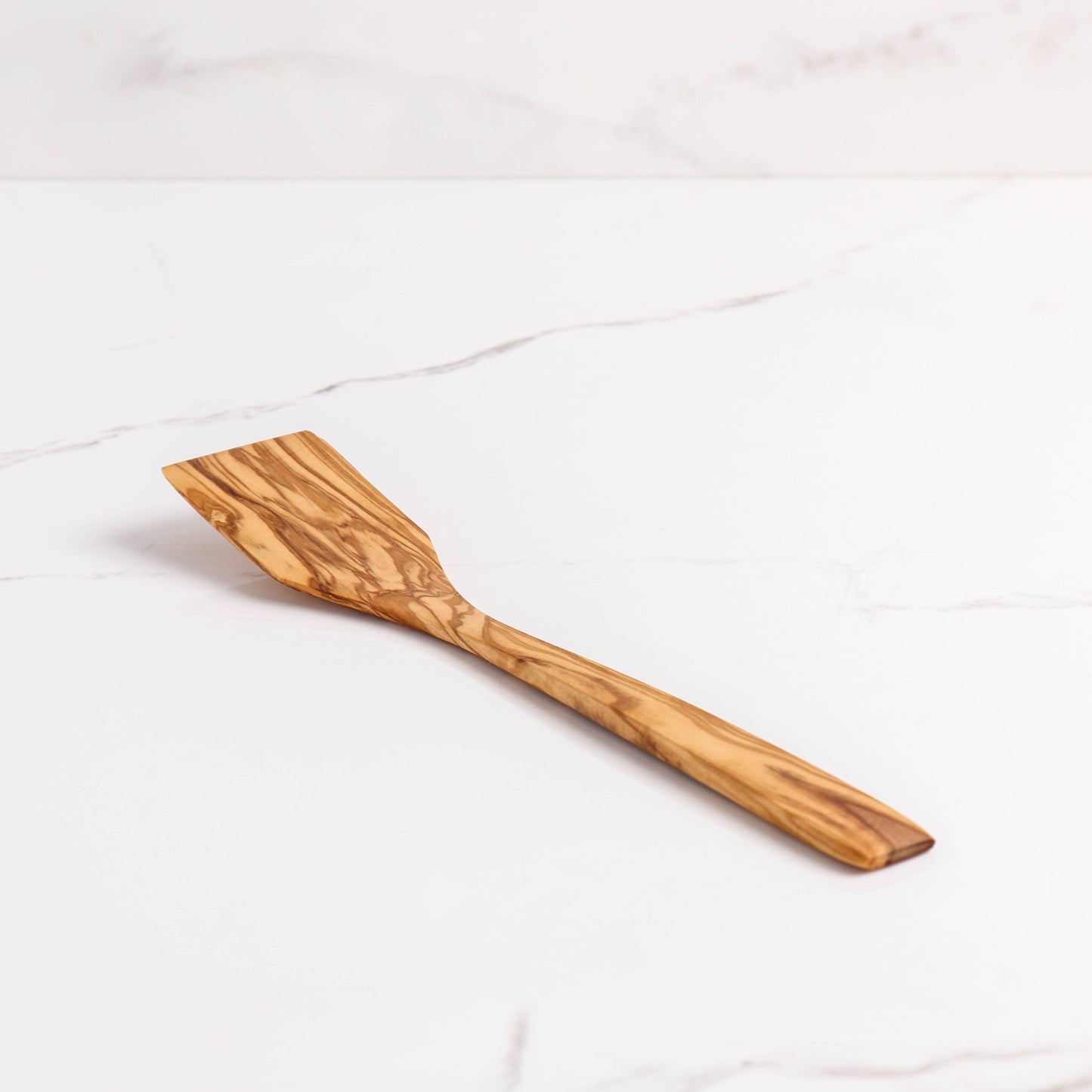Curved Olive Wood Turner – Handmade Spatula for Cooking