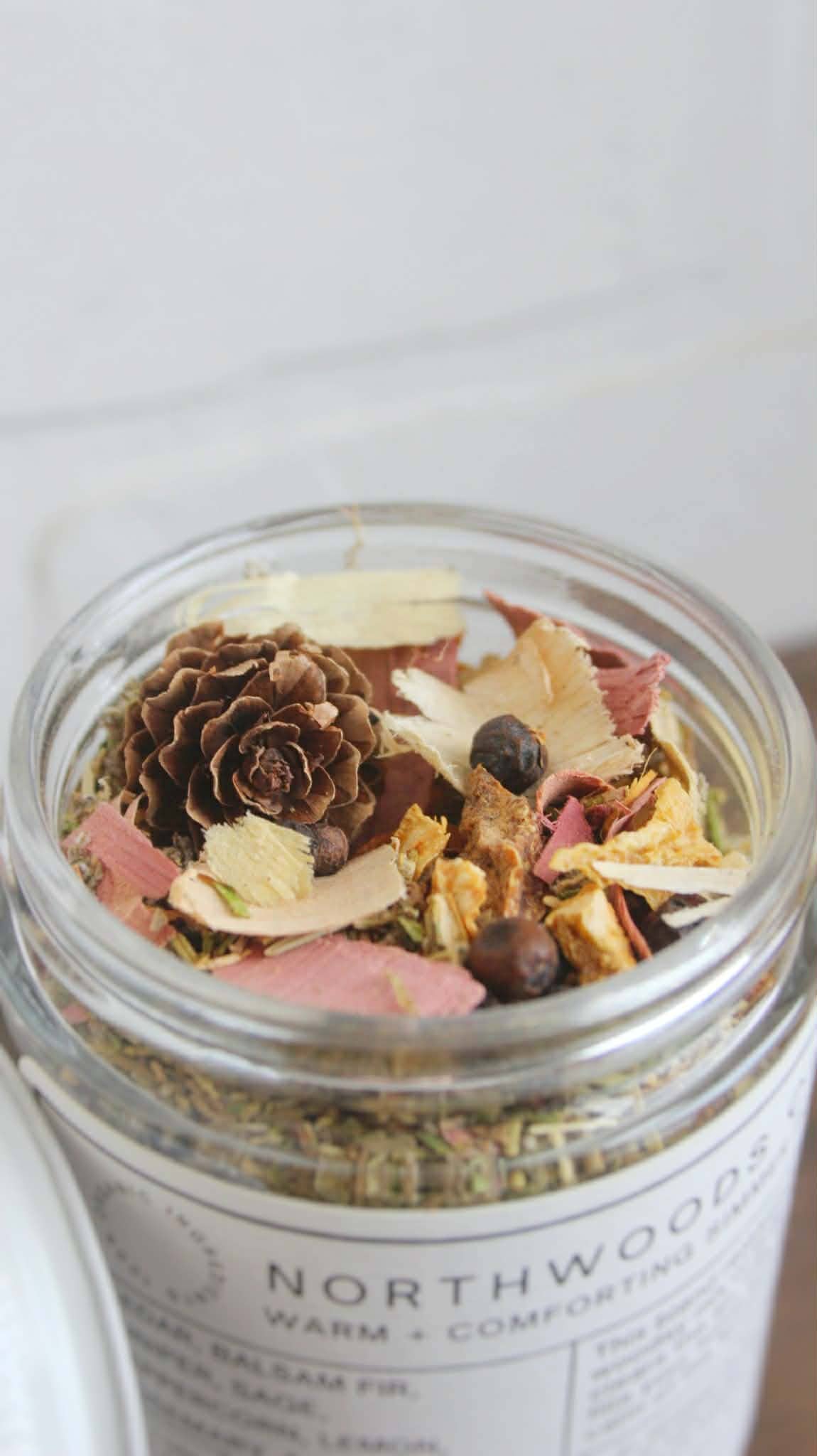 Northwoods Cabin | Warm + Comforting Simmer Pot Blend