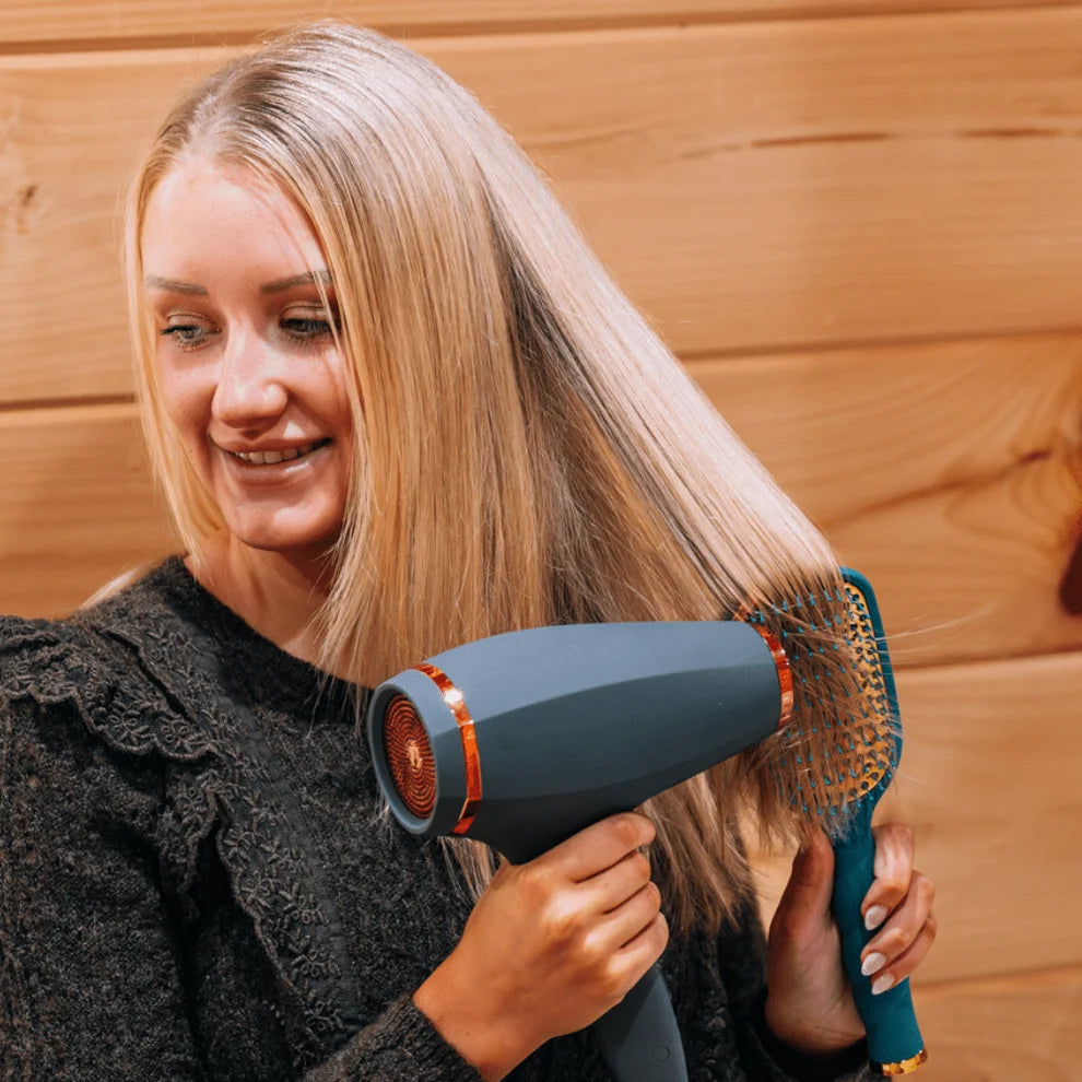 TELETIES Teal With It vented hair brush used with blow dryer for faster blowouts